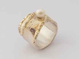 Pear Ring by Meropi Toumbas 